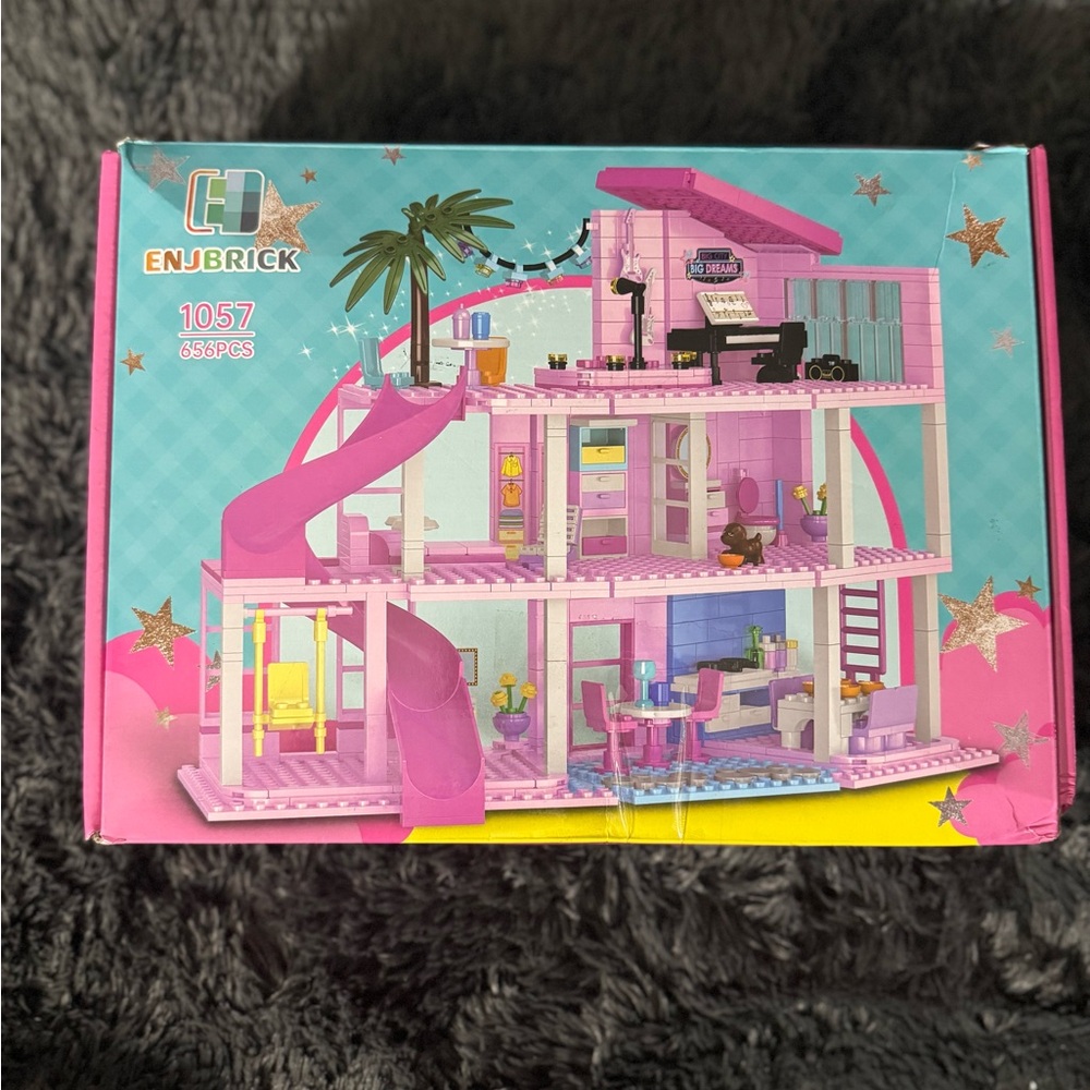 Enjbrick girls building set-open box
